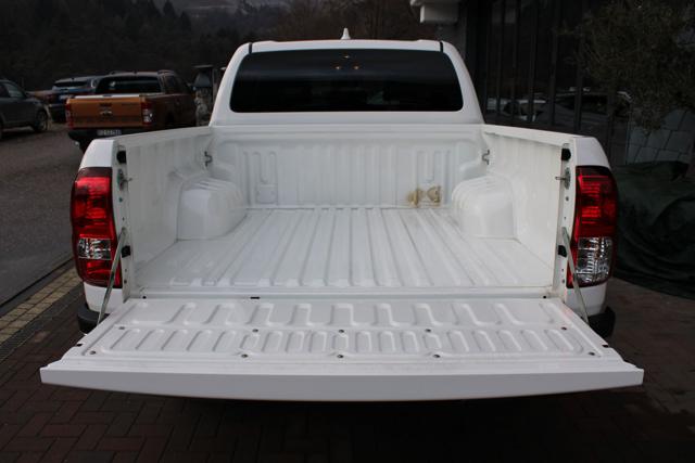 Toyota Hilux 2.4D-4D A/T 4WD Comfort "PRONTA CONSEGNA", del 2024, in vendita a Denno (TN)