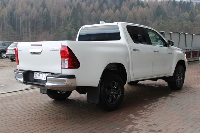 Toyota Hilux 2.4D-4D A/T 4WD Comfort "PRONTA CONSEGNA", del 2024, in vendita a Denno (TN)