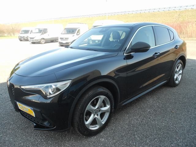Alfa Romeo Stelvio SUPER Q4 usato a CHIONS