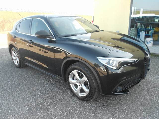 Alfa Romeo Stelvio SUPER Q4 usato a CHIONS