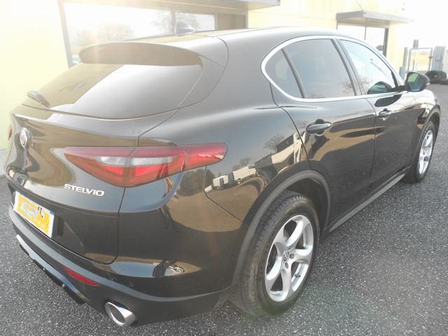 Alfa Romeo Stelvio SUPER Q4 - foto 4 di 4
