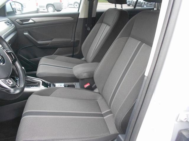 Volkswagen T-Roc LIFE DSG, del 2022, 68.000 km, in vendita a Chions (PN)