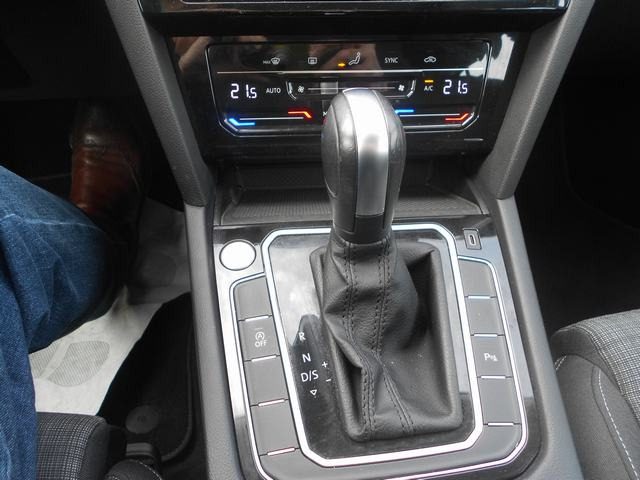 Volkswagen Passat Variant SCR EVO DSG, del 2021, 132.000 km, in vendita a Chions (PN)