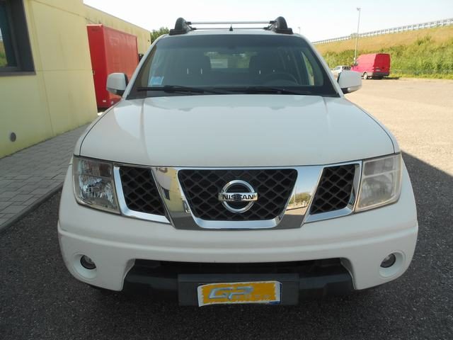 Nissan Navara double cab sport - foto 2 di 4