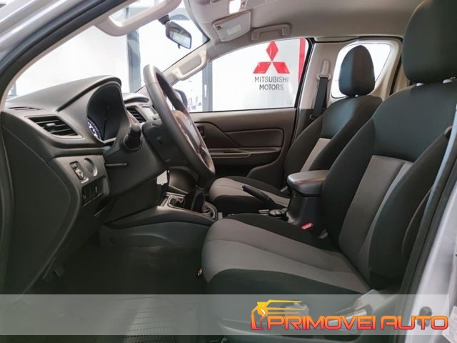 Mitsubishi L200 2.2 DI-D/ Club Cab 4WD - foto 2 di 4