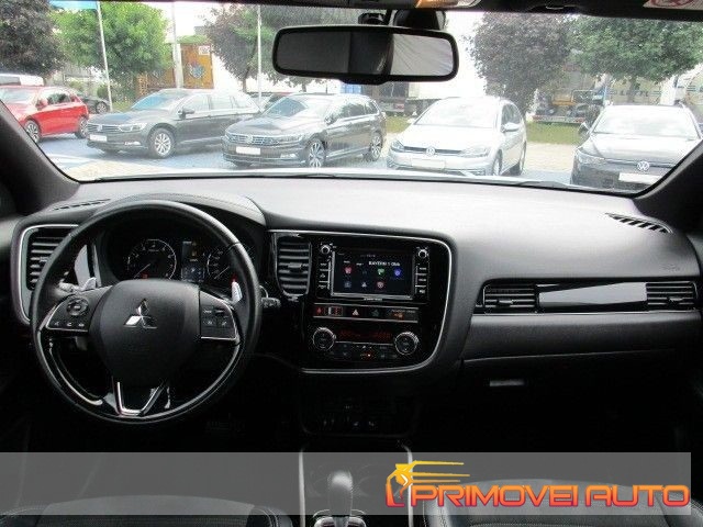 Mitsubishi Outlander 2.0 4WD CVT Active usato a CASTELNUOVO RANGONE