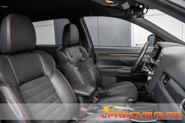 Mitsubishi Outlander 2.0 2WD Blackline - foto 3 di 4