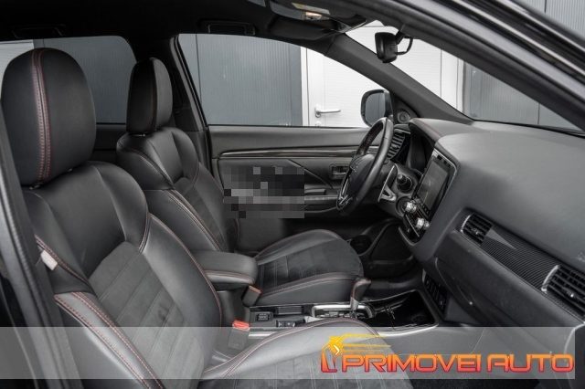 Mitsubishi Outlander 2.0 2WD Blackline - foto 2 di 4