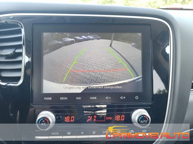 Mitsubishi Outlander 2.4 MIVEC 4WD PHEV Diamond SDA - foto 3 di 4