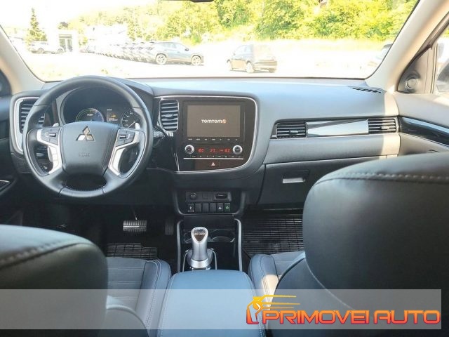 Mitsubishi Outlander 2.4 MIVEC 4WD PHEV Diamond SDA usato a CASTELNUOVO RANGONE