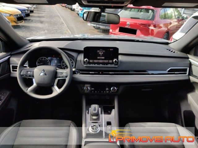Mitsubishi Outlander 2.0 4WD Black Edition 7 posti km 0 a CASTELNUOVO RANGONE