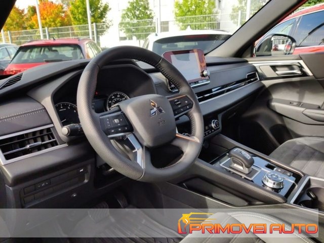 Mitsubishi Outlander 2.0 4WD Black Edition 7 posti - foto 3 di 4