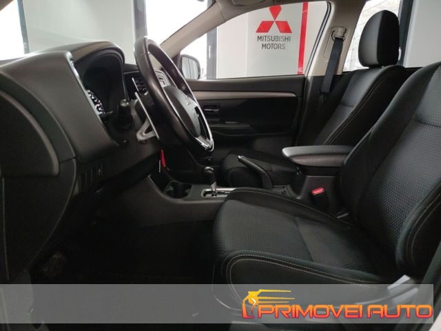 Mitsubishi Outlander 2.0 MIVEC Plus - foto 2 di 4