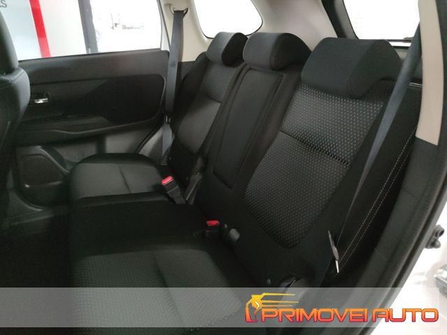Mitsubishi Outlander 2.0 MIVEC Plus - foto 3 di 4