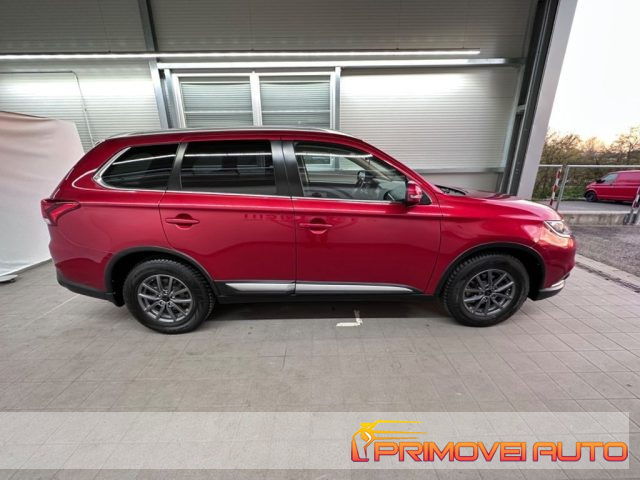 Mitsubishi Outlander 2.0 MIVEC 2WD Intense - foto 4 di 4