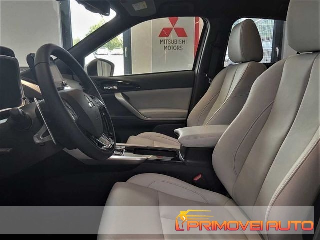 Mitsubishi Eclipse Cross 2.4 Plug-in Hybrid 4WD Top - foto 2 di 4