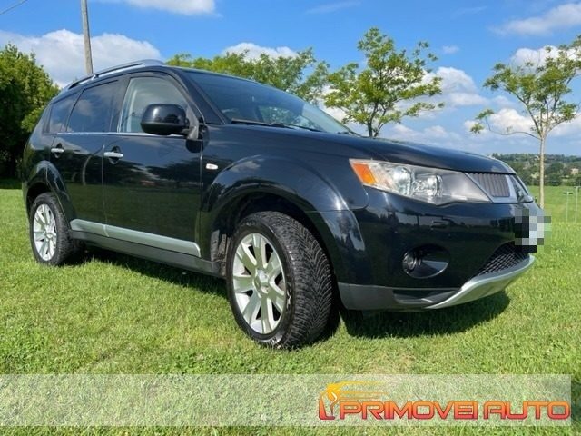 Mitsubishi Outlander 2.0 DI-D Instyle 7 p.ti - foto 2 di 4