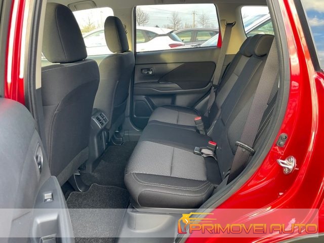 Mitsubishi Outlander 2.0 2WD CVT Diamond - foto 3 di 4