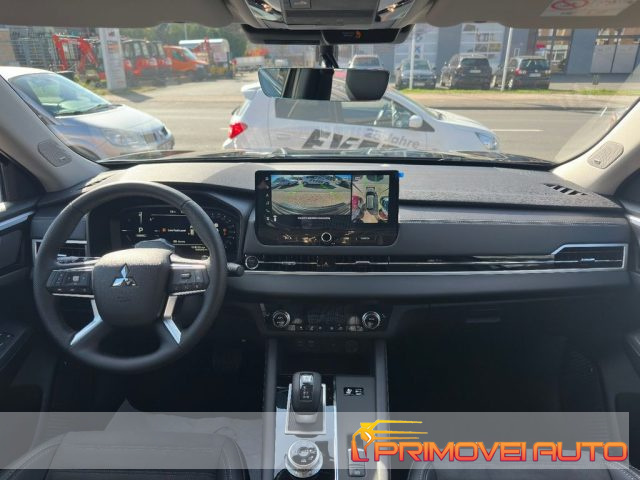 Mitsubishi Outlander 2.4 4WD PHEV nuovo a CASTELNUOVO RANGONE