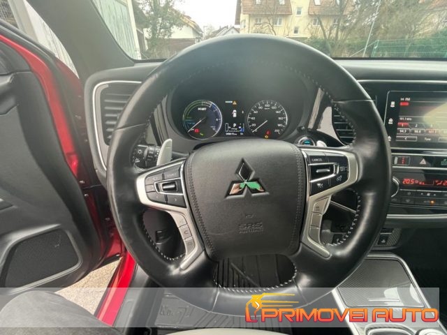 Mitsubishi Outlander 2.4 MIVEC 4WD PHEV Diamond SDA usato a CASTELNUOVO RANGONE