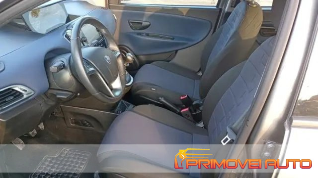 Lancia Ypsilon 1.0 FireFly 5 porte S&S Hybrid Platino - foto 4 di 4