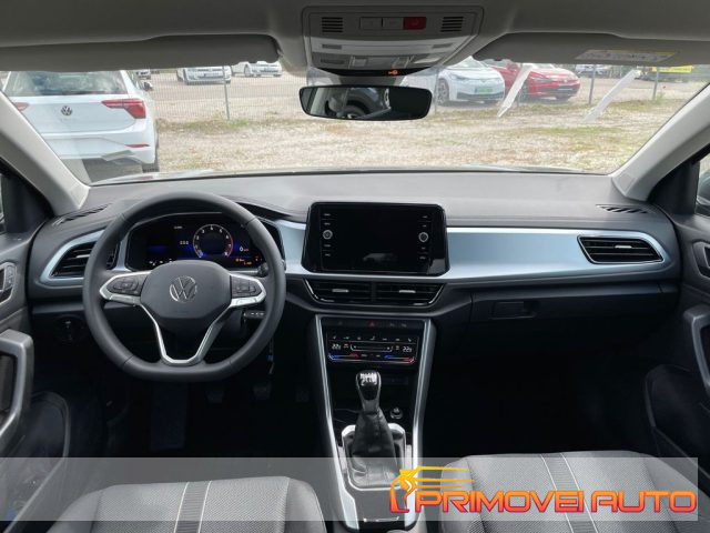 Volkswagen T-Roc 1.5 TSI ACT Life nuovo a CASTELNUOVO RANGONE