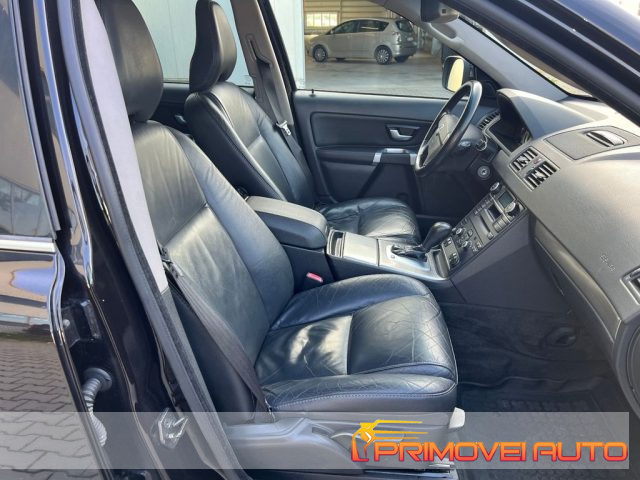 Volvo XC90 D5 AWD Edition - foto 3 di 4