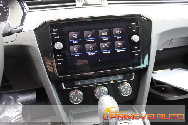 Volkswagen Passat Variant 1.5 TSI ACT DSG Style - foto 3 di 4