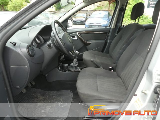Dacia Duster 1.6 110CV 4x4 Lauréate - foto 4 di 4