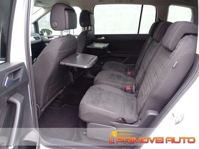 Volkswagen Touran 2.0 TDI 150 CV SCR DSG Business BlueMotion Technol usato a CASTELNUOVO RANGONE
