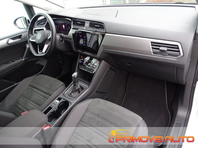 Volkswagen Touran 2.0 TDI 150 CV SCR DSG Business BlueMotion Technol - foto 3 di 4