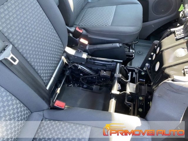 Ford Transit Custom 320 2.0 EcoBlue 130 PC Combi Trend, del 2022, 25.500 km, in vendita a Castelnuovo Rangone (MO)