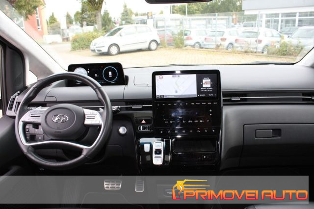 Hyundai STARIA 2.2 AT AWD 7 posti Signature usato a CASTELNUOVO RANGONE