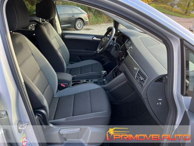 Volkswagen Touran 2.0 TDI 150 CV SCR DSG Active - foto 2 di 4