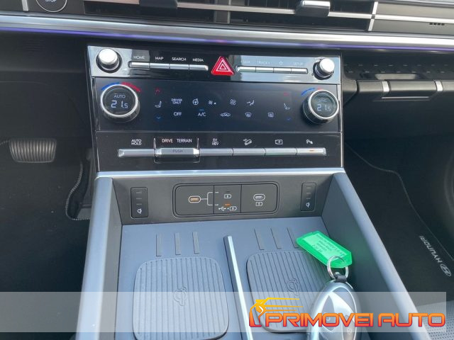 Hyundai SANTA FE 1.6 T-GDi HEV 4WD AT 7 posti XCLASS km 0 a CASTELNUOVO RANGONE