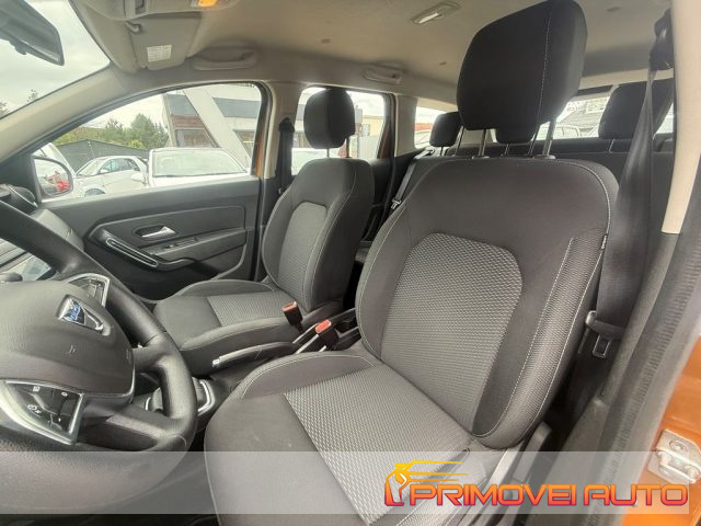 Dacia Duster 1.0 TCe 100 CV ECO-G 4x2 Comfort - foto 3 di 4