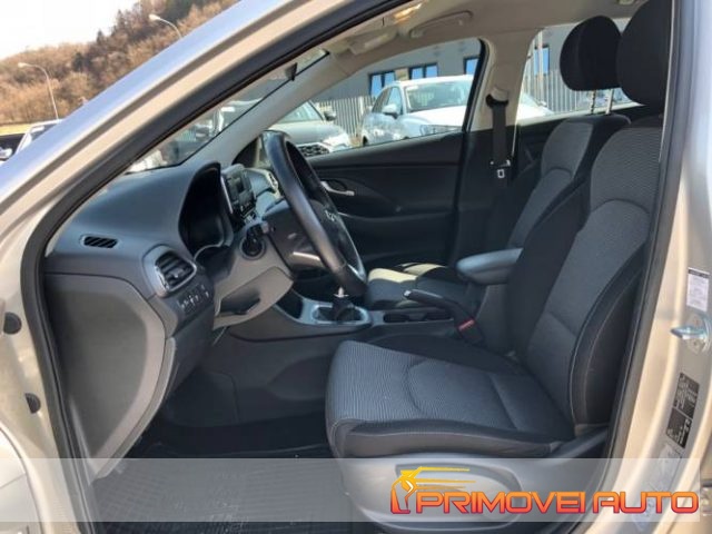Hyundai i30 1.5 5 porte Classic Plus - foto 2 di 4