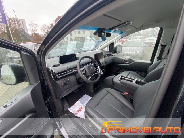 Hyundai STARIA 2.2 AT 2WD 7 posti Luxury - foto 2 di 4