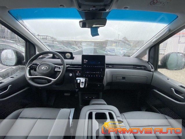 Hyundai STARIA 2.2 AT 2WD 7 posti Luxury km 0 a CASTELNUOVO RANGONE