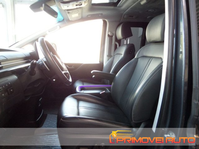 Hyundai STARIA 2.2 AT Signature 4WD - foto 2 di 4