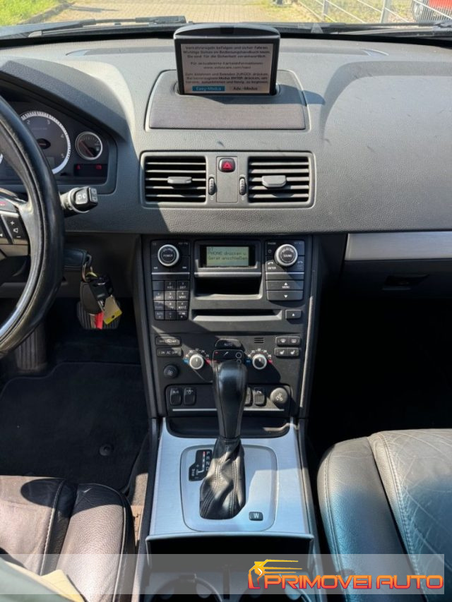 Volvo XC90 D5 AWD Geartronic Momentum - foto 3 di 4