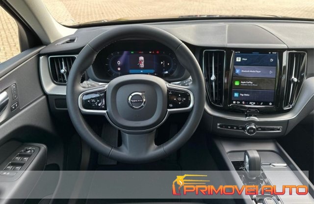 Volvo XC60 B4 automatico Plus - foto 2 di 4