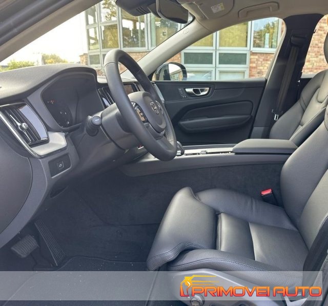 Volvo XC60 B4 automatico Plus - foto 3 di 4