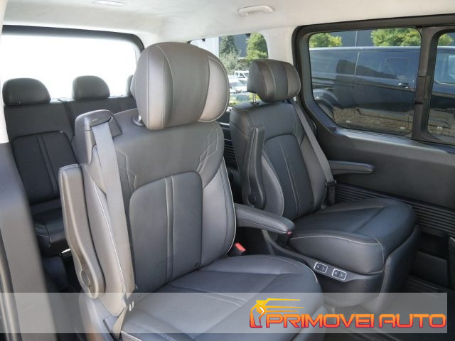 Hyundai STARIA 2.2 AT Signature 4WD - foto 2 di 4
