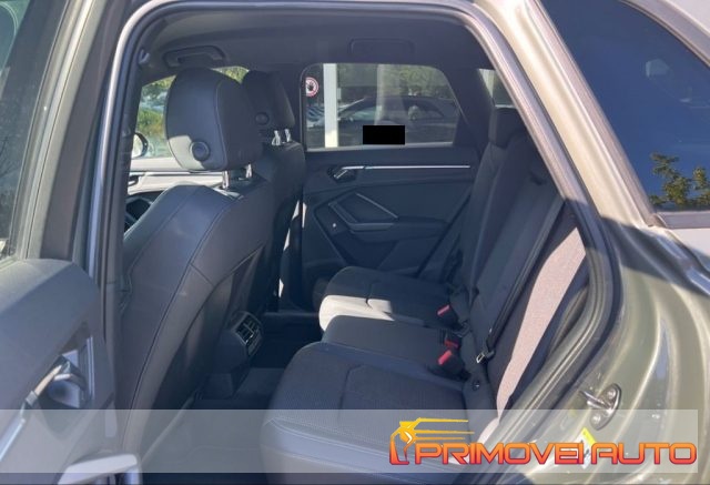 Audi Q3 35 TDI S tronic S line - foto 3 di 4