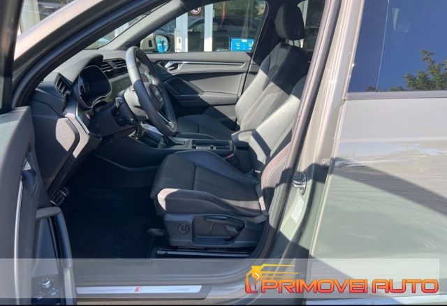 Audi Q3 35 TDI S tronic S line - foto 2 di 4