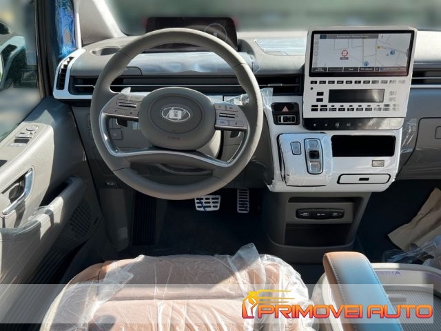 Hyundai STARIA 2.2 AT 2WD 7 posti Signature - foto 2 di 4