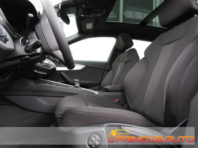 Audi A4 Avant 40 TDI S line - foto 2 di 4
