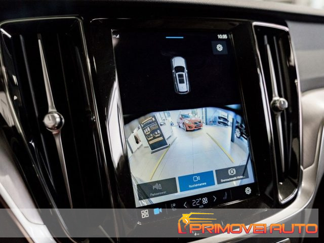 Volvo V60 B4 (d) automatico Core, del 2023, 10.500 km, in vendita a Castelnuovo Rangone (MO)