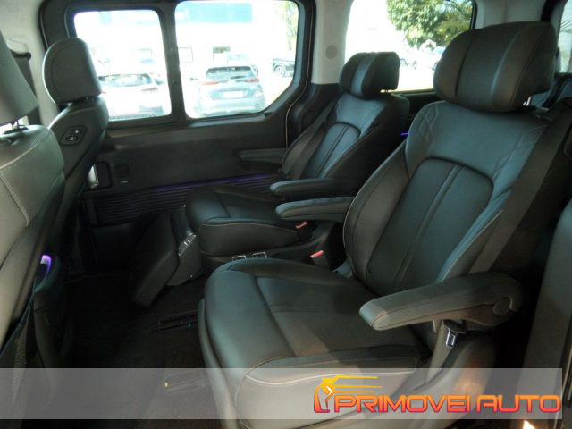 Hyundai STARIA 2.2 AT 7 posti - foto 2 di 4